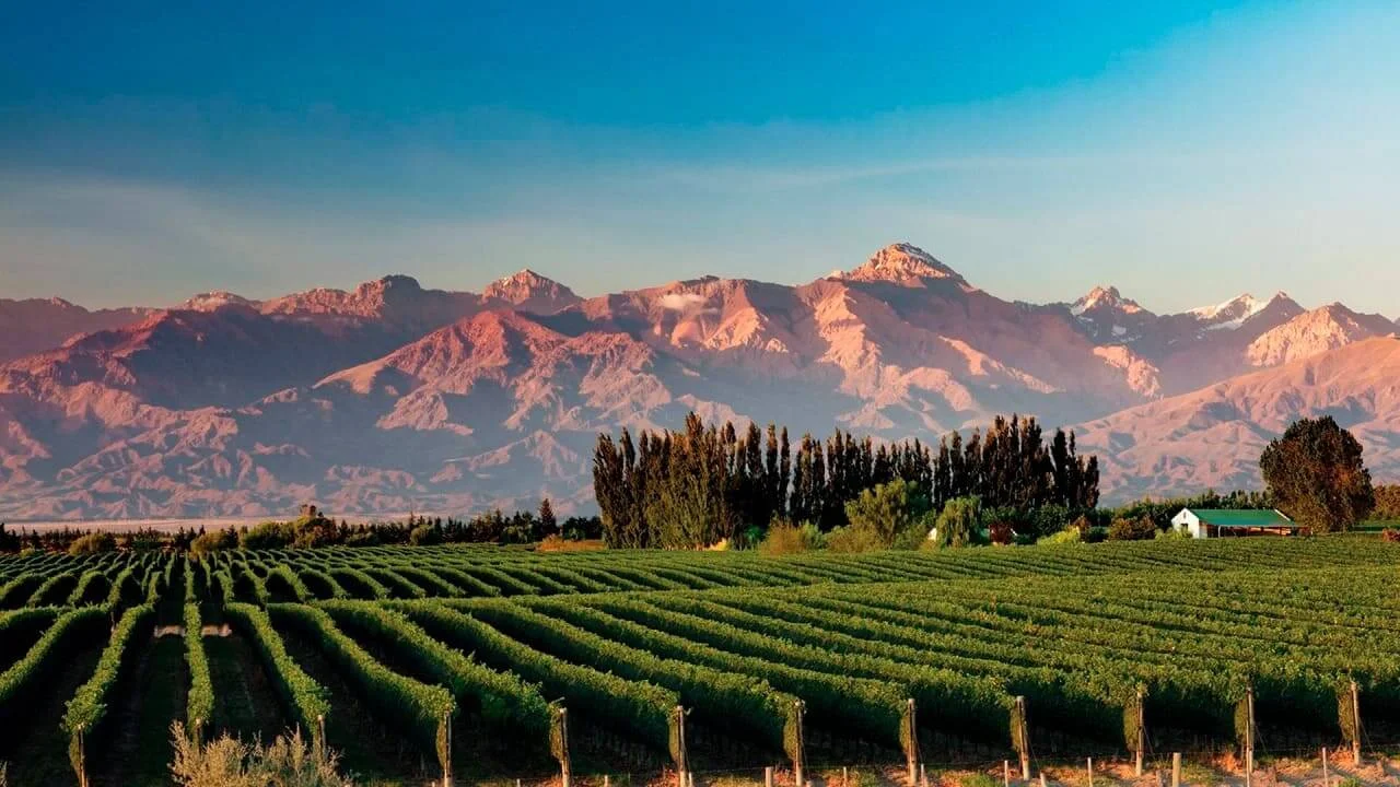 Cordillera al Sol, Mendoza y Santiago