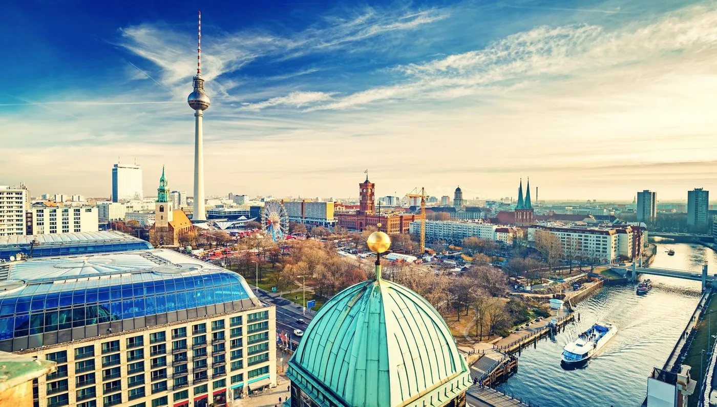 Hungría, Polonia y Escandinavia Fin Praga