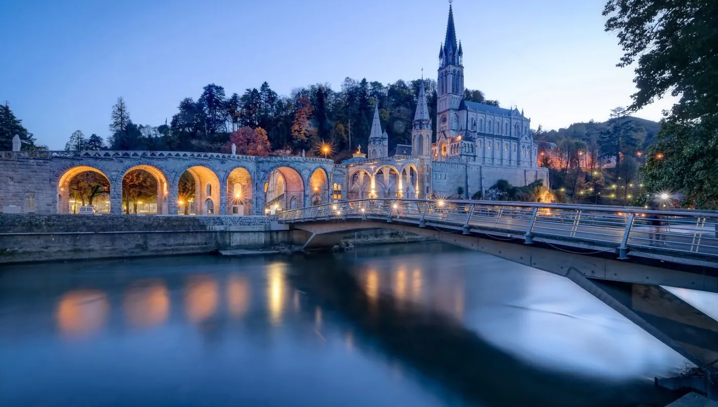 París, Lourdes, Andorra y Barcelona con París