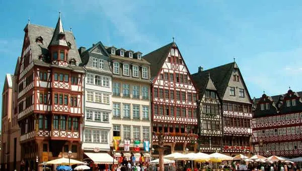 Dom.