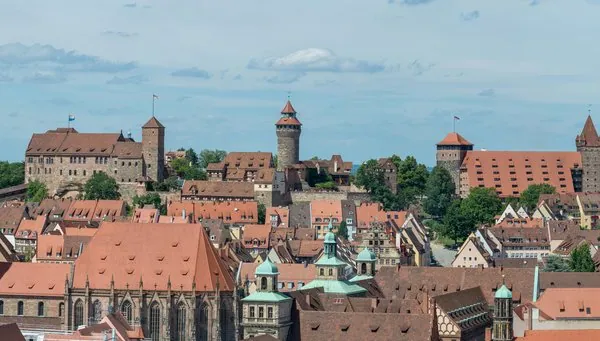 Dom.