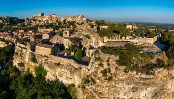 Nimes - Avignon - Les Baux de Provence - Carrières de Lumières - Saint Rémy - Niza