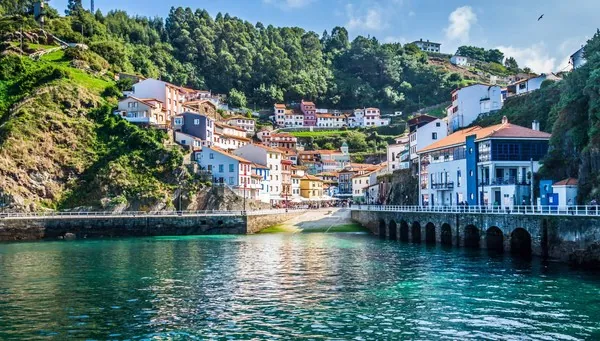 Cangas de Onís - Ribadesella - Mirador de Lastres - Avilés - Cudillero - Ribadeo